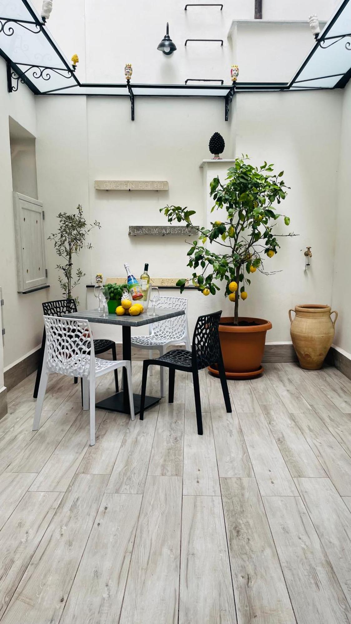 Casa Vacanze Donna Mariacarme' Palermo Ngoại thất bức ảnh